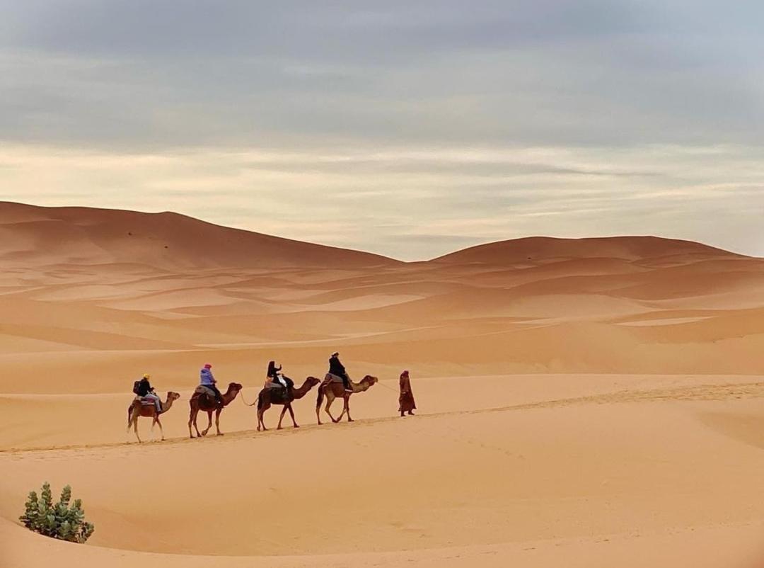 Отель Erg Chegaga Camp Excursions Мхамид Экстерьер фото